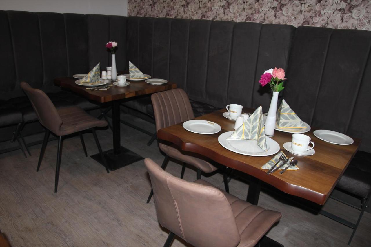 Kispet Deluxe Hotels&Suites Oberhausen  Eksteriør billede